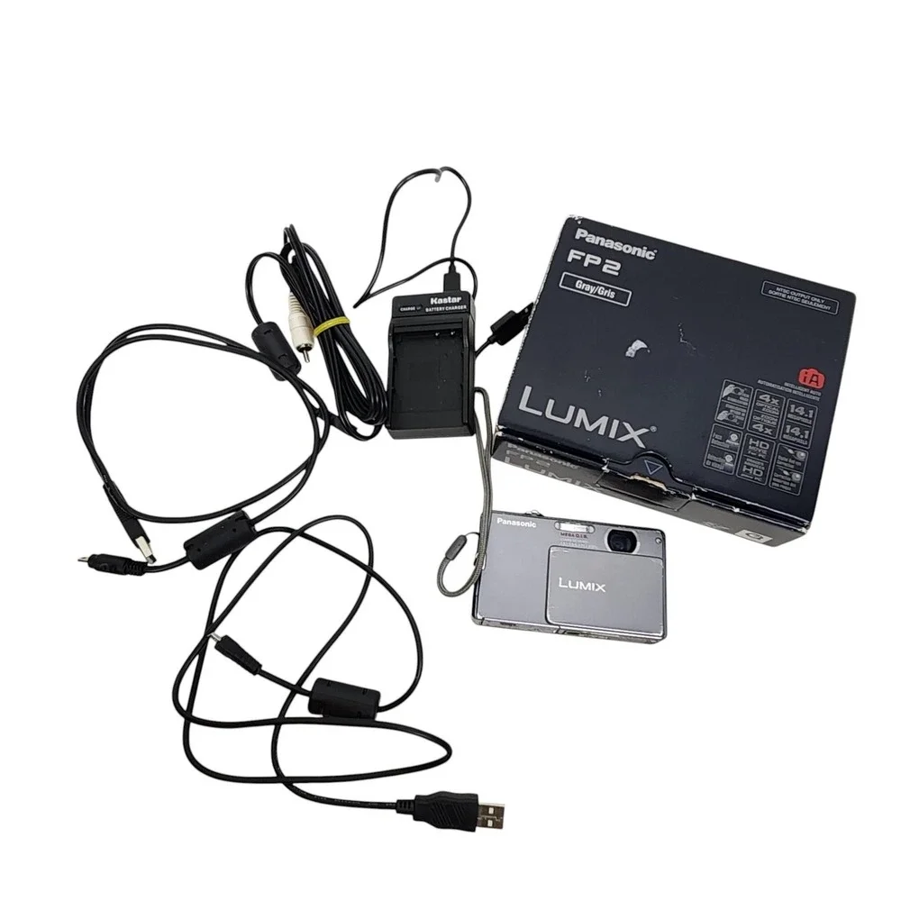Panasonic Lumix DMC-FP2 Digital Camera 14.1 MP 4X Zoom Gray Box Cables Charger